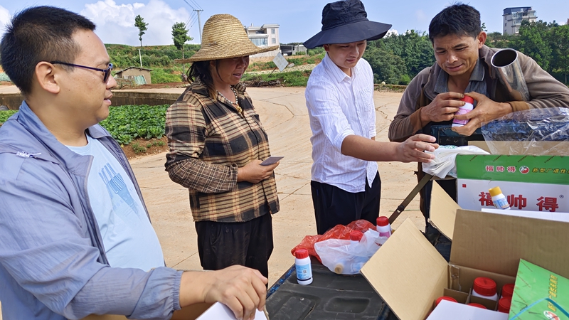 石原金牛為云南種植戶送技術(shù)、送優(yōu)惠